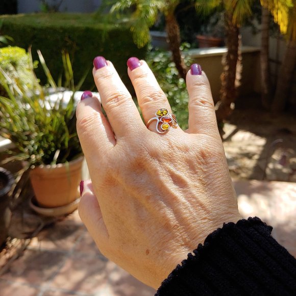 Amber and Sterling Silver Sculptured Ring - Picture 5 of 7